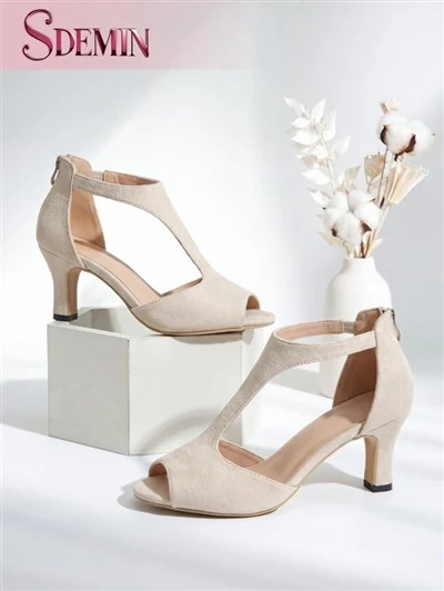 Sandali peep toe con tacco